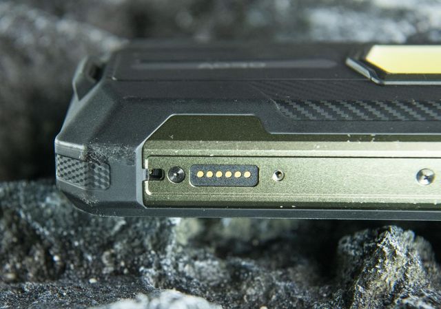 0流明露营灯这款智能三防手机“上大分”瓦力棋牌22000mAh大电池、100(图2)